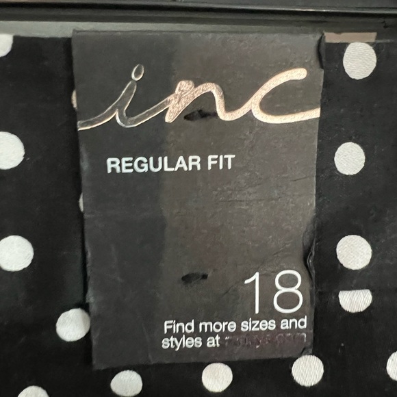 ☀️☀️NWT INC size 18 black polka dot shorts.☀️ - Picture 3 of 3